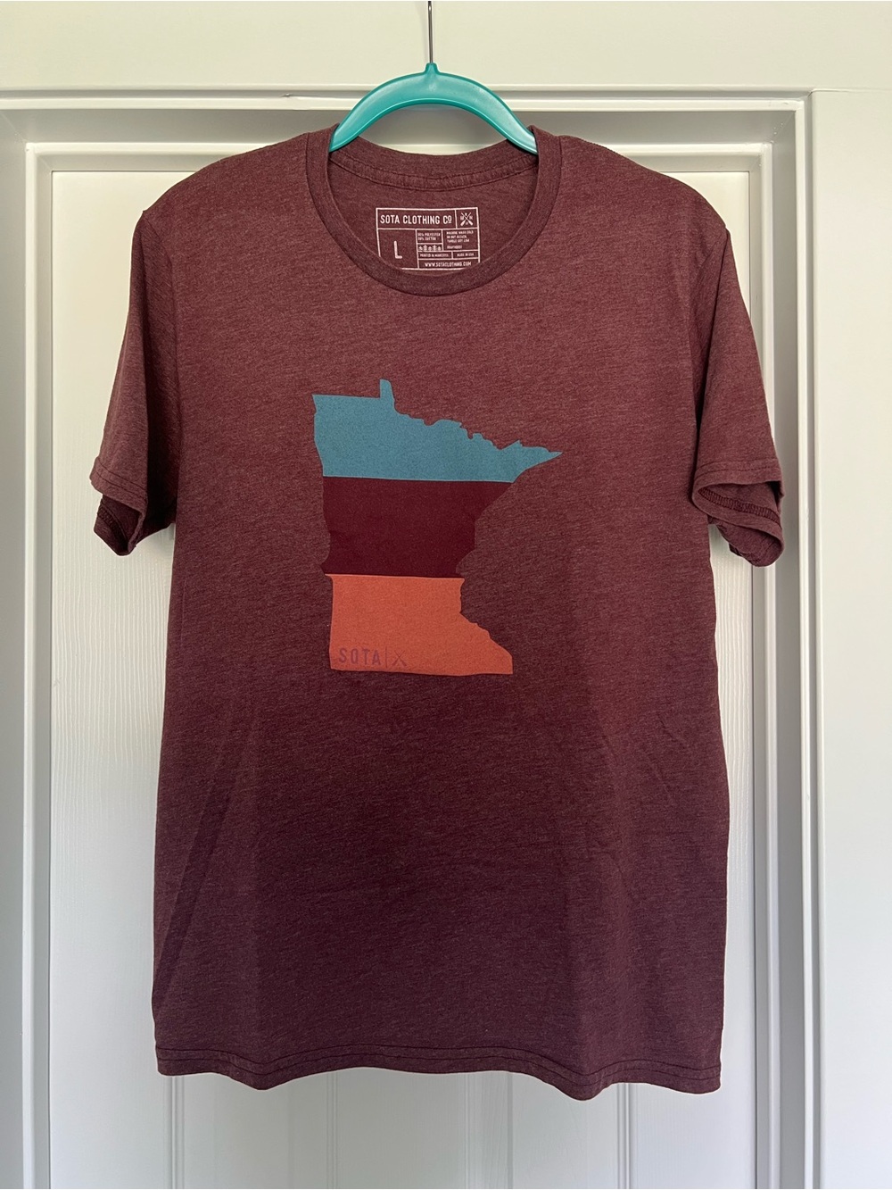 Minnesota Short-Sleeve Graphic Tee - L